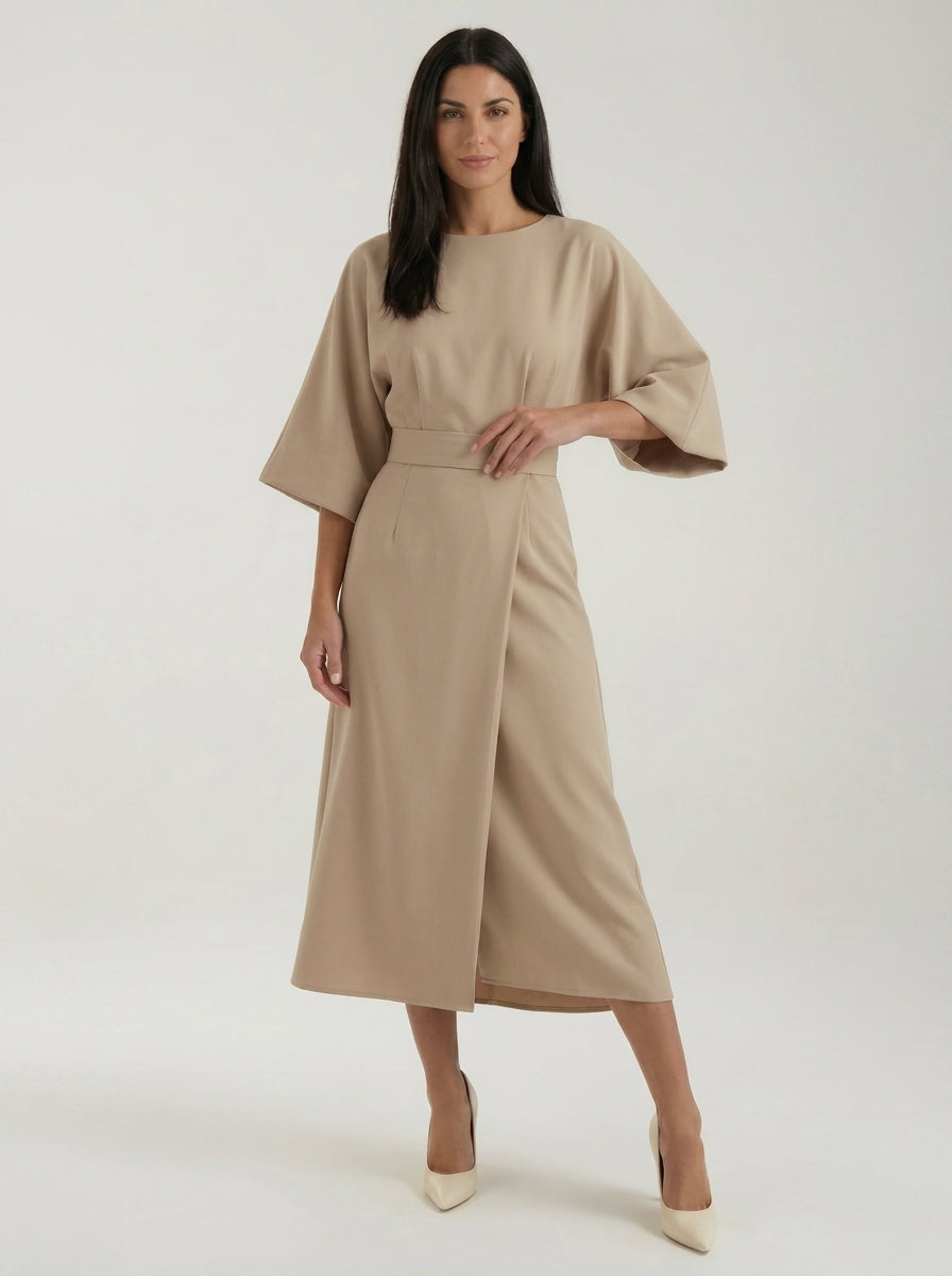 Vestido largo de Ana con cinturón