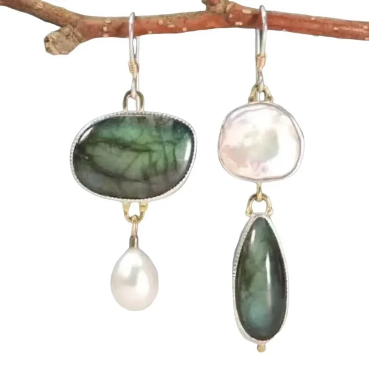 Elegantes pendientes llamativos con perlas de labradorita
