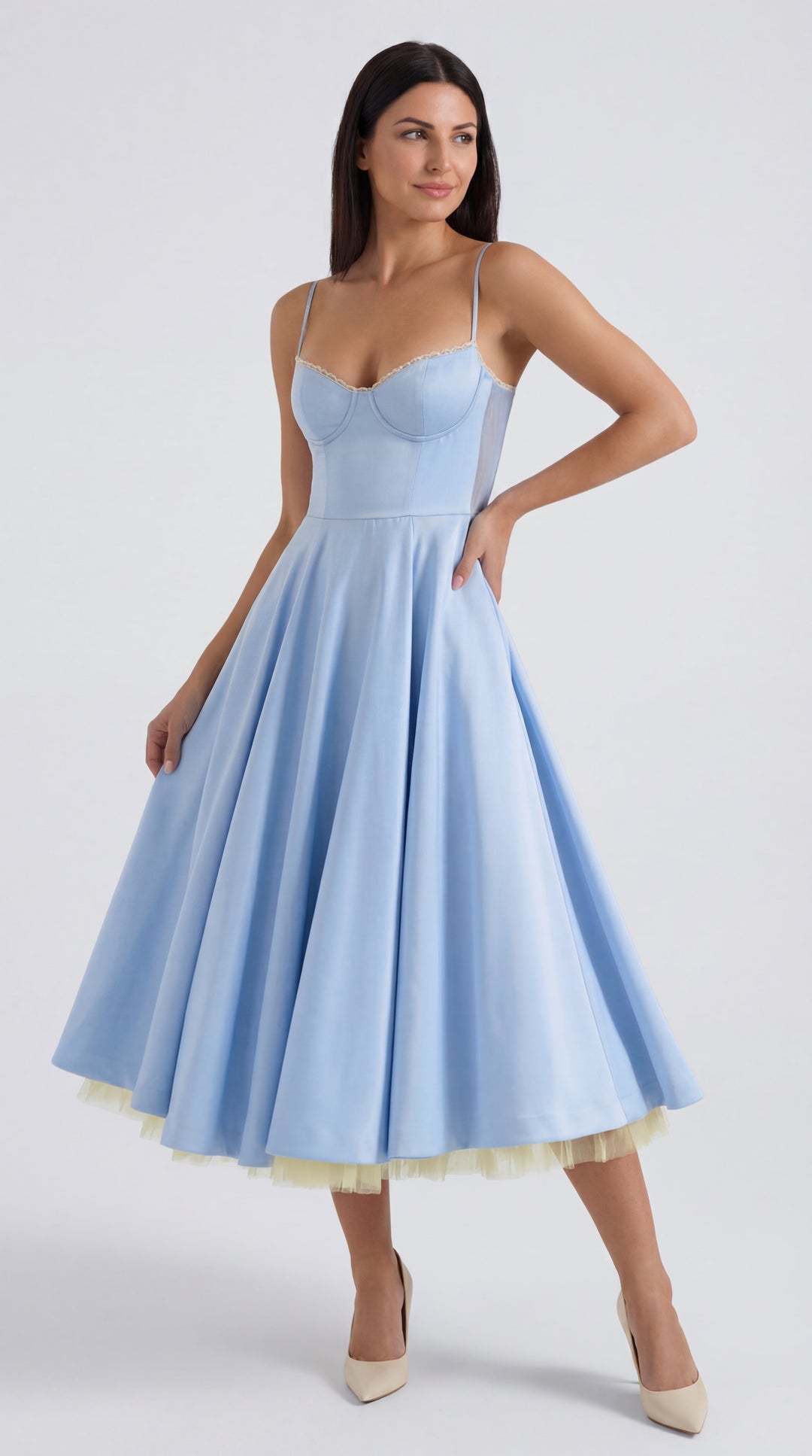 Vestido de tul y midi de Isold