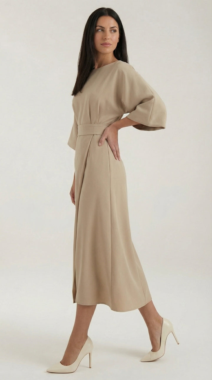 Vestido largo de Ana con cinturón