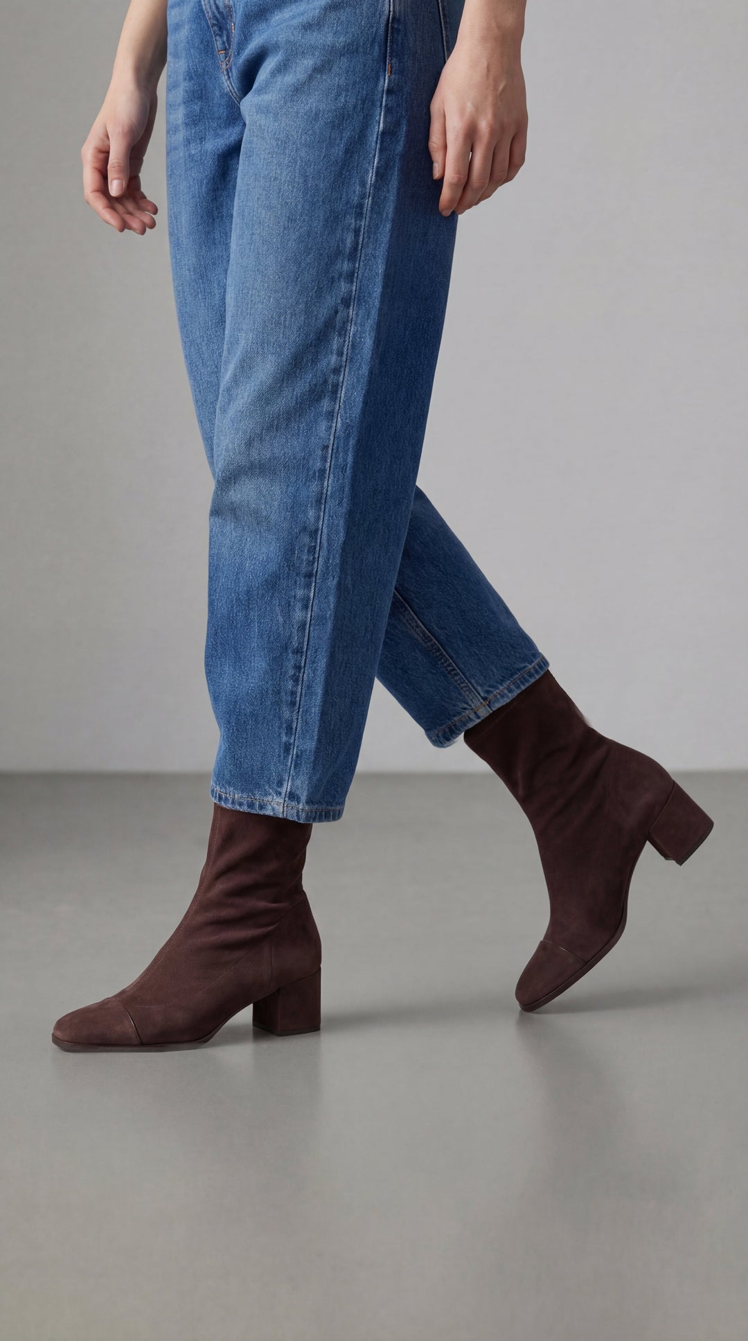 Botines Isaline elegantes con tacón cuadrado